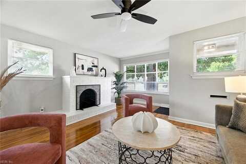 2411 Effingham Street, Portsmouth, VA 23704