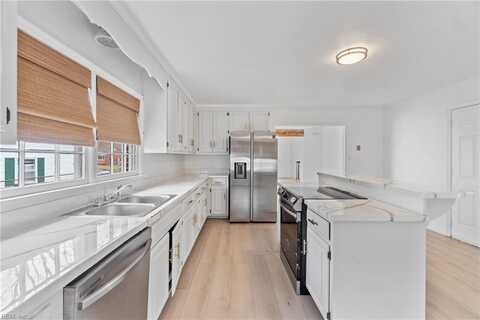 222 Clemwood Parkway, Hampton, VA 23669