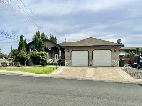 994 E HURLBURT AVE, Hermiston, OR 97838