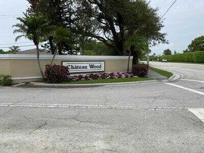 3900 Village Drive, Delray Beach, FL 33445