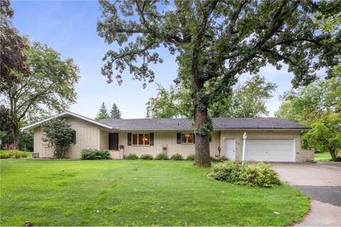 116 Oak Lane SE, Hutchinson, MN 55350