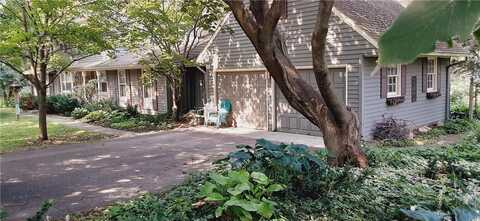 301 Kenmar Circle, Minnetonka, MN 55305