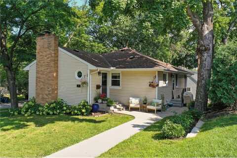607 Gardner Street, Wayzata, MN 55391