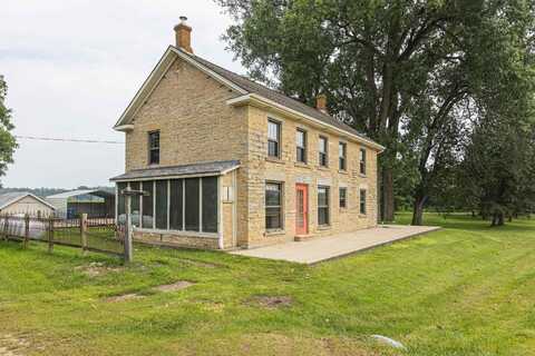 9661 County Road H Road, Cuba City, WI 53807