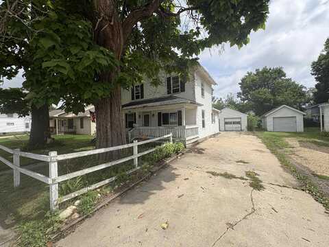 323 Center Avenue, Janesville, WI 53548
