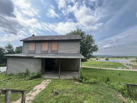 1447 Bluff Road, Hazel Green, WI 53811