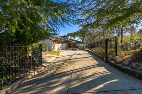 15943 Highland Circle, Redding, CA 96001