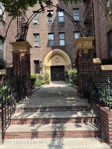 215 Hart Boulevard, Staten Island, NY 10301