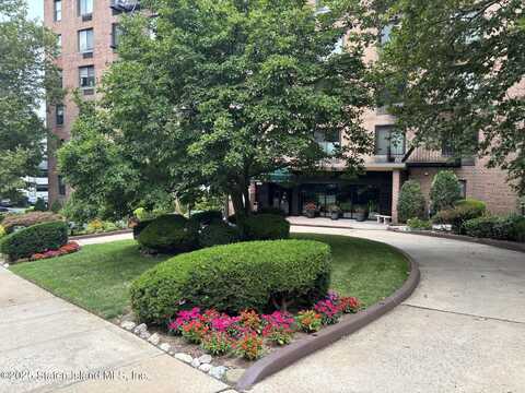 850 Howard Avenue, Staten Island, NY 10301