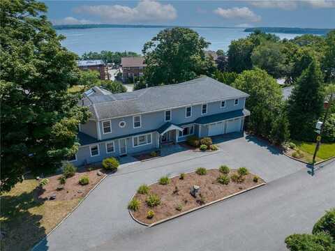 21 Crestwood Road, Warwick, RI 02886