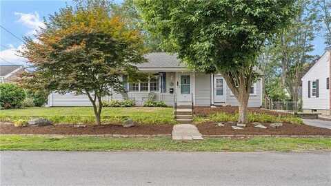 26 Winthrop Street, East Providence, RI 02915