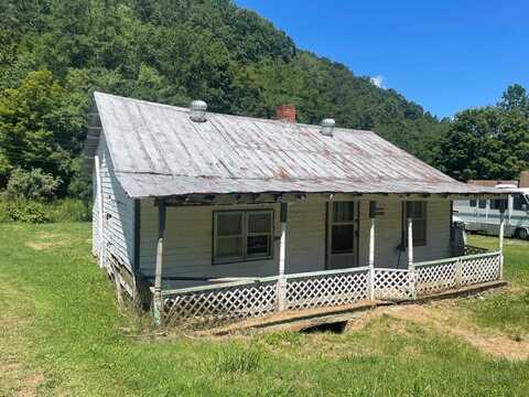 1780 Kents Ridge Rd, Cedar Bluff, VA 24639