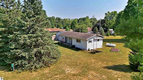 1556 Kimberly Road, Mesick, MI 49668