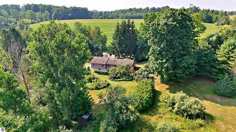 19120 Leroy Road, Leroy, MI 49655