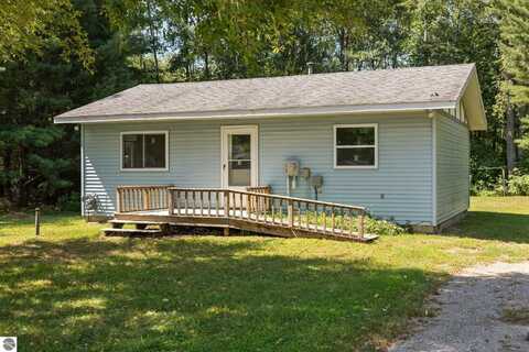 7788 Bacchanalia Court, Cadillac, MI 49601
