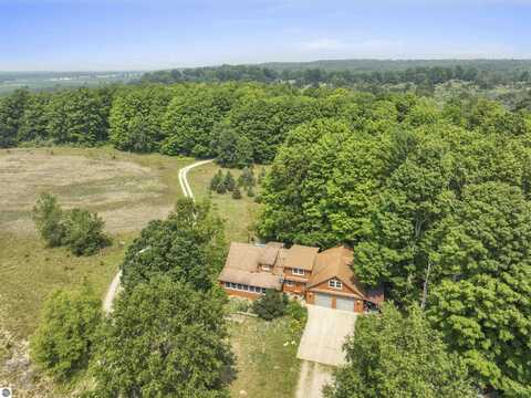 4353 E 6 Mile Road, Luther, MI 49656