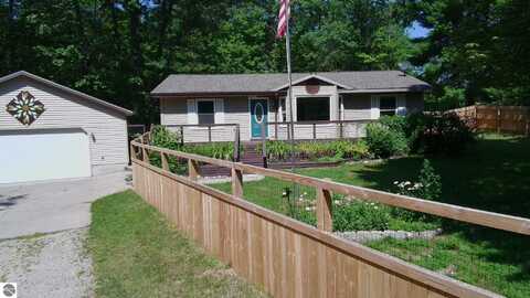 2577 NW Valley Road, Kalkaska, MI 49646