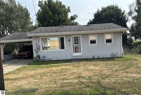 211 E Van Deinse Street, Greenville, MI 48838