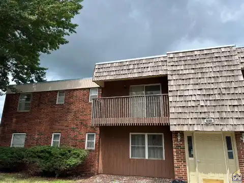 5254 SW 12th TER, Topeka, KS 66604