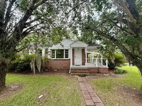 1523 E Pinetree Blvd, Thomasville, GA 31792