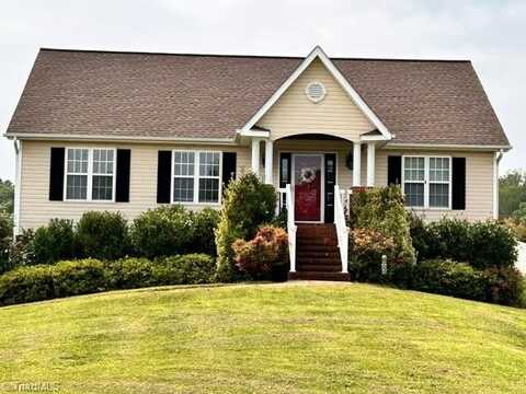 1120 Sterling Pointe Drive, King, NC 27021