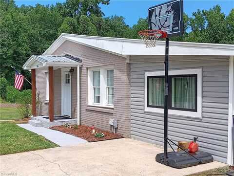 866 Mountain Road, Asheboro, NC 27205