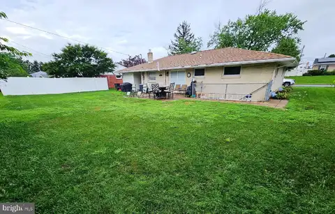 108 LANCASTER BOULEVARD, MECHANICSBURG, PA 17055