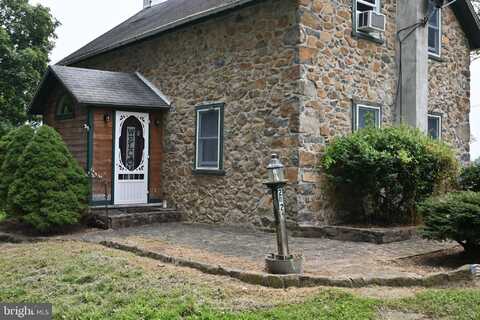 2420 URFFERS ROAD, COOPERSBURG, PA 18036