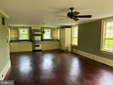 126 UPPER TINICUM CHURCH ROAD, UPPER BLACK EDDY, PA 18972