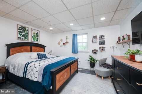 1071 DEER RUN, READING, PA 19606