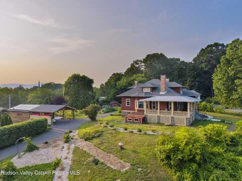 108 Latham Circle, Saugerties, NY 12477