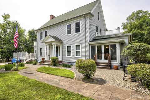 817 W Brown, Iron Mountain, MI 49801