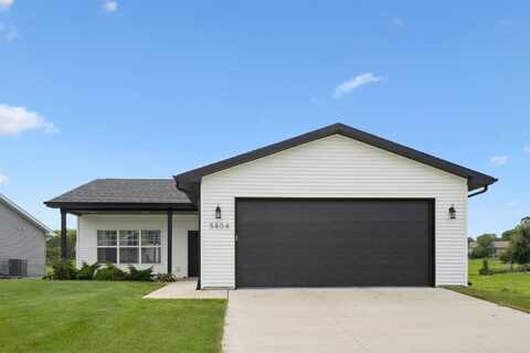 5804 Summerland Drive, Waterloo, IA 50701