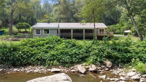 1530 Darlington Rd, Ligonier, PA 15658
