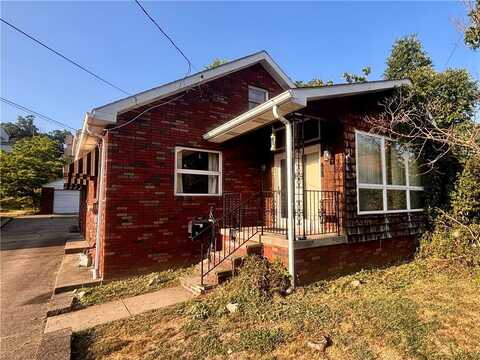1602 Ross Hill Rd, Patterson Hill, PA 15010
