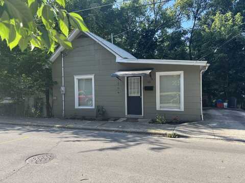 10 First St, Athens, OH 45701