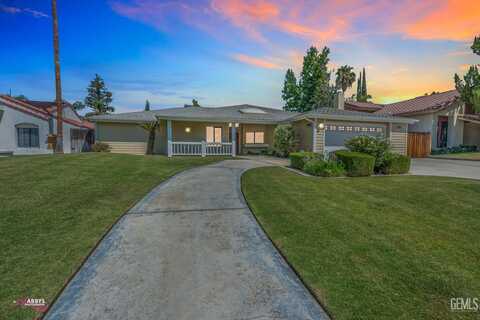 9708 White Oak Drive, Bakersfield, CA 93311
