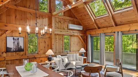 85 Main Rd, Monterey, MA 01245