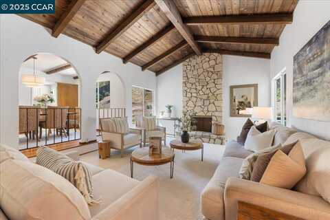 3900 Campolindo Dr, Moraga, CA 94556