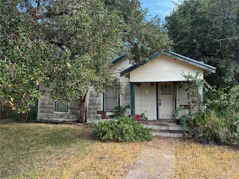 615 E Doddridge Avenue, Kingsville, TX 78363