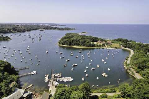 44 Carey Lane, Falmouth, MA 02540
