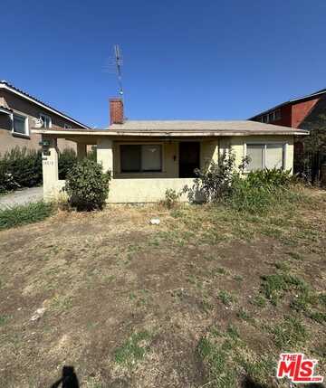 15013 Paddock St, Sylmar, CA 91342