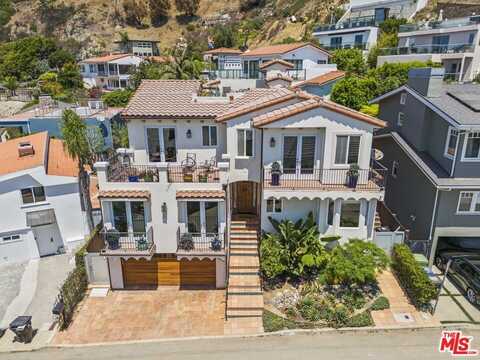 17711 Revello Dr, Pacific Palisades, CA 90272
