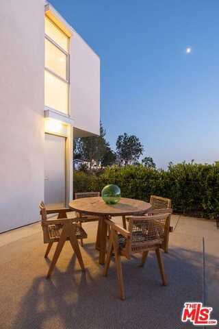 6300 Mulholland Hwy, Los Angeles, CA 90068