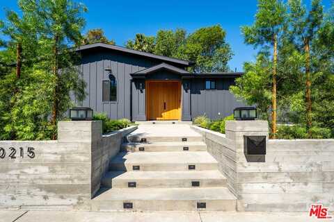 20215 Lorenzana Dr, Woodland Hills, CA 91364