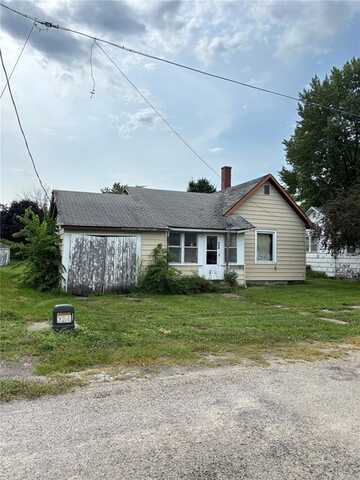 835 Howard Avenue, Marengo, IA 52301