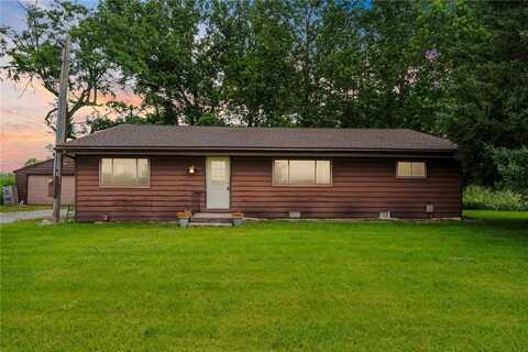 3801 Highway 382 NE, Solon, IA 52333