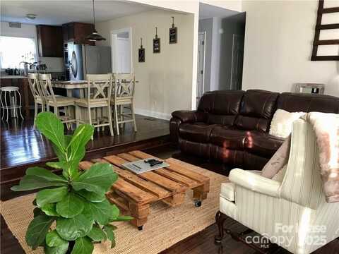 501 Vista Grande Circle, Charlotte, NC 28226
