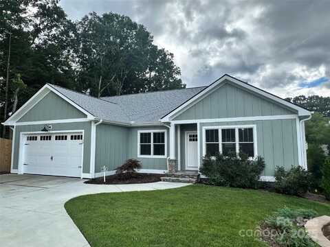 58 Olde Oak Lane, Hendersonville, NC 28792