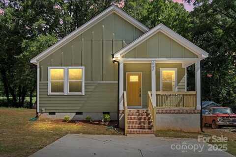 504 Fayetteville Avenue, Statesville, NC 28677